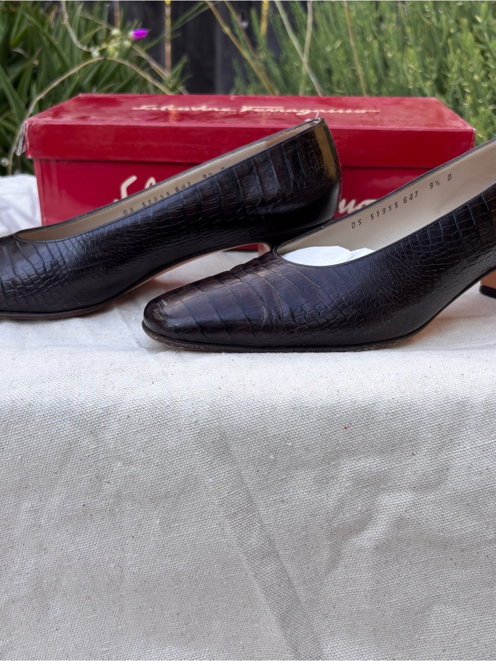 Vintage Salvatore Ferragamo Boutique Croc-Embossed Pumps 9.5B Italy